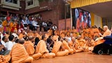  Devotees doing darshan of Swamishri