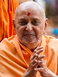  Swamishri bids 'Jai Swaminarayan' to devotees 