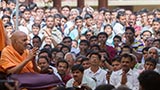  Devotees doing darshan of Swamishri