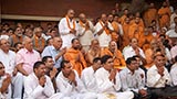  Devotees doing darshan of Swamishri
