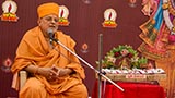  Pujya Ishwarcharan Swami delivers a discourse