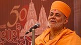  Pujya Viveksagar Swami delivers a discourse
