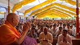  Devotees doing darshan of Swamishri