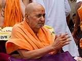  Swamishri bids 'Jai Swaminarayan' to devotees