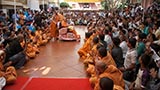  Devotees doing darshan of Swamishri