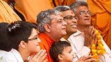  Devotees doing darshan of Swamishri
