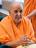  Swamishri engrossed in darshan