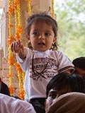  Devotees doing annakut darshan