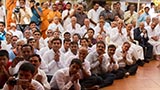 Devotees doing darshan of Swamishri