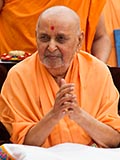  Swamishri in the mandir pradakshina