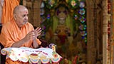  Swamishri blesses all