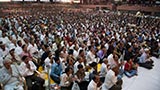  Devotees during the assembly