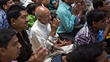  Devotees engrossed in darshan of Swamishri