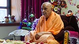  Swamishri performs his morning puja