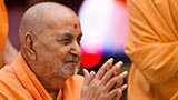  Swamishri bids 'Jai Swaminarayan' to devotees 