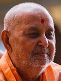  Swamishri bids 'Jai Swaminarayan' to devotees 