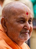  Swamishri bids 'Jai Swaminarayan' to devotees 
