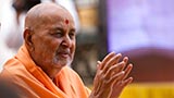  Swamishri blesses devotees