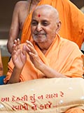  Swamishri blesses devotees