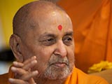  Swamishri bids 'Jai Swaminarayan' to devotees 