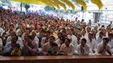  Devotees doing darshan of Swamishri