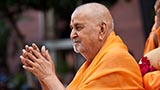  Swamishri bids 'Jai Swaminarayan' to devotees 