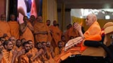  Swamishri bids 'Jai Swaminarayan' to sadhus and devotees 