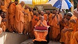  Sadhus doing darshan of Swamishri in the mandir pradakshina