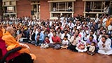  Devotees doing darshan of Swamishri