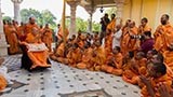  Sadhus doing darshan of Swamishri in the mandir pradakshina