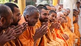  Sadhus doing darshan of Swamishri in the mandir pradakshina