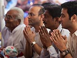  Devotees doing darshan of Swamishri