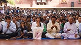  Devotees doing darshan of Swamishri