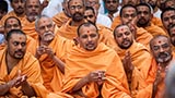  Sadhus perform arti