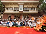  Devotees doing darshan of Swamishri