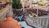  Devotees doing darshan of Swamishri