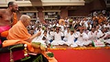  Devotees doing darshan of Swamishri
