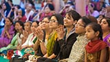  Devotees doing darshan of Swamishri
