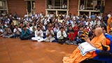 HH Pramukh Swami Maharaj greets devotees with 'Jai Swaminarayan