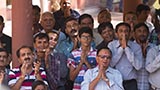 Devotees doing darshan of Swamishri