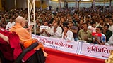  Swamishri blesses devotees from Ajarpura and Kasor