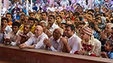  Devotees doing darshan of Swamishri