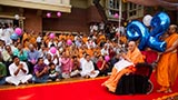  Devotees doing darshan of Swamishri