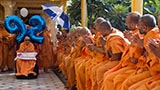  Swamishri greets sadhus with 'Jai Swaminarayan'