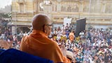  Swamishri blesses devotees