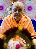  Swamishri engrossed in darshan