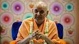  Senior sadhus honor Swamishri with garlands