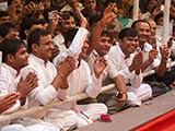  Devotees doing darshan of Swamishri
