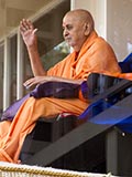  Swamishri blesses devotees