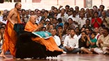  Swamishri greets devotees with 'Jai Swaminarayan'